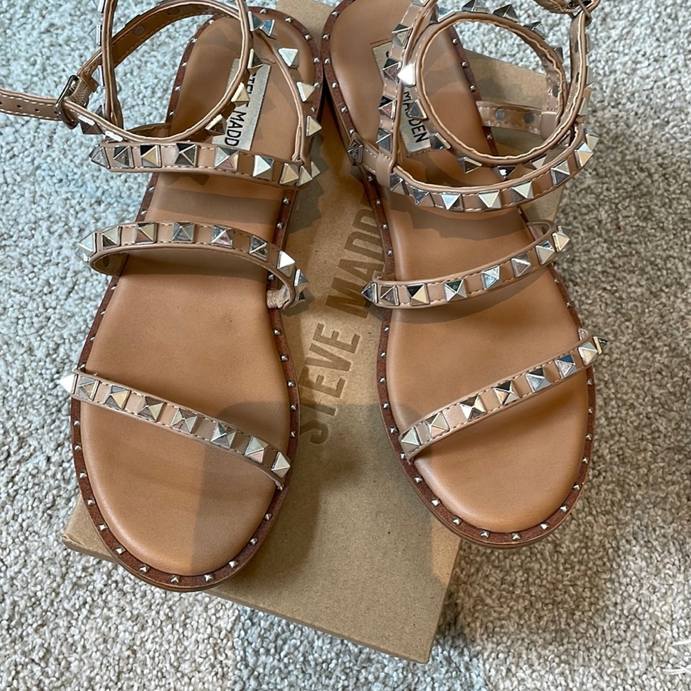 Steve Madden travel sandal